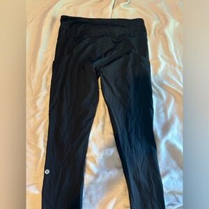 I am selling a pair of lulu lemon leggings tight high rise